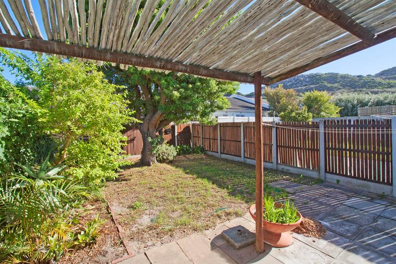 2 Bedroom Property for Sale in Fish Hoek Western Cape